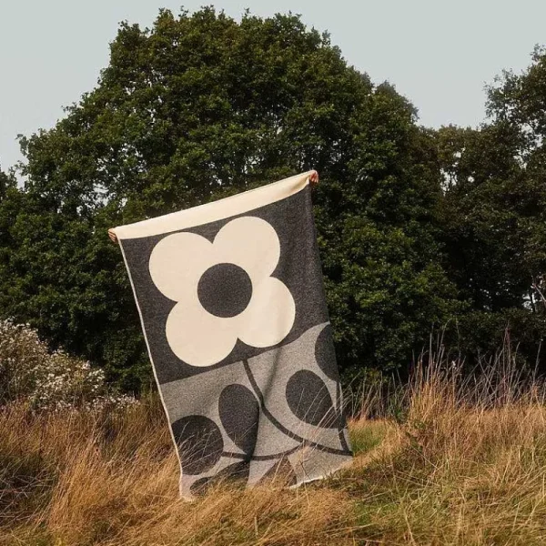 wool_jacquard_blanket_3-2.webp Orla Kiely Blankets-Wool Jacquard Blanket